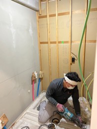 モダンな石目柄で心地よい浴室空間を 港区H様邸 モダンな石目柄で心地よい浴室空間を 港区H様邸